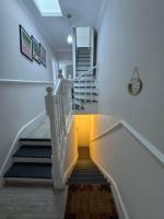 Specious 2BR Apartment Link To Central London - B&B Londra