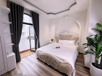 Sweet Home Hotel & Apartment - B&B Da Nang