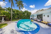 Tropical Villa Retreat with Private Pool & Peaceful Backyard - Stylish Escape in a Tranquil Residential Area - B&B Miami