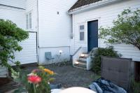 Unique wooden house, Cozy outdoor area, Downtown - Chambres d’hôtes Stavanger