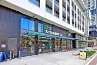 Luxury All-Inclusive One-Bedroom Condo in Downtown - Bed and Breakfast Toronto