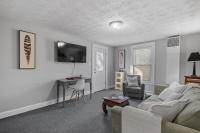 Cozy & Warm 2nd Flr Mid Term Rental - B&B Manchester