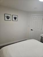 Beautiful, serene and modern! - Ferienwohnung Saskatoon