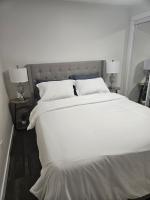 Beautiful, serene and modern! - B&B Saskatoon