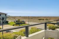 Steps to Ocean: Luxe Family Home in Half Moon Bay! - B&B Half Moon Bay