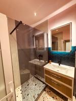 Miss Nareen's Central Apartment, free garage spot - B&B Sarajevo
