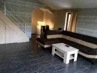 Studio - Split Level