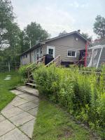 3 Bedroom Lakefront Cottage, OFSC & Trails Nearby - Chambres d'hôtes Field