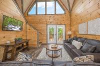 Indoor Pool Family Hot Tub Air Hockey Gameroom - B&B Sevierville