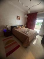 Spacious Appartment in the heart of Tangier with 2 living rooms, 2 bedrooms KING SIZE beds, 2 baths, 2 patios - B&B Tangier