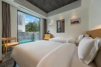 Habitación Doble con vistas a la piscina