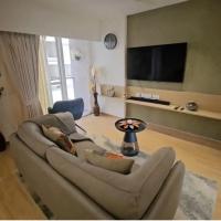 Petal Stays - Neon Homeotel 1 Km from Airport - B&B poona