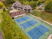 Honey Bee Inn with Communal Amenities & More - B&B Branson West