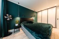 One-Bedroom Apartment with Balcony