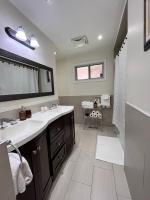 Beautiful 3 Bedrooms Guesthouse - Ferienwohnung Toronto