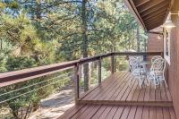 Walk to Village! Romantic Pine Mtn Nature Escape - B&B Pine Mountain Club