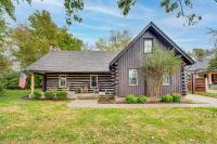 Family Holiday Cabin in Kentucky w/ Hot Tub! - B&B Bloomfield