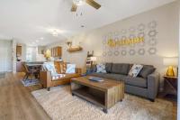 The Branson Experience - Balcony with Golf Views - B&B Branson