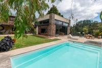 Sahara Lodge Finca de lujo para 30 huespedes Caballos árabes y naturaleza 10 min del pueblo El Retiro - B&B Retiro