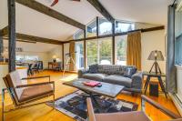 Luxe 5,000 Sq Ft Retreat: 5 Mi to Stratton Resort - Chambres d'hôtes Jamaica