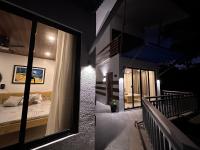 Queen Room with Garden View