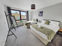 Spacious 4 Bedroom Flat, Perfect for trade teams - B&B Bristol