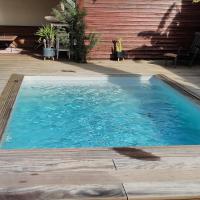 Maison indépendante avec piscine et jardin à Mérignac, à 15 min du centre de Bordeaux - B&B Mérignac