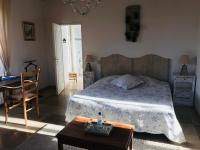 Camera Tripla Superior