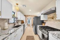 Fully Restored cottage, AMAZING game room, hot tub - Ferienwohnung Tulsa