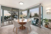 Dwell at 38, Oceanfront Apartment - Ferienwohnung Bargara