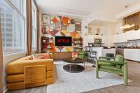 Indy City Views - Walk to Stadium - Convention Center - Arcades - Sleeps 8 - Gym - B&B Indianapolis