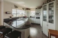 Stay At Saddle Row - 3BR home with outdoor patio - B&B Distretto di New Plymouth