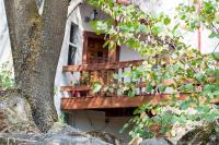 Captivating Riverfront Vacation Rental for Large Groups in Three Rivers, California - B&B Three Rivers