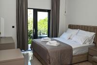 One-Bedroom Apartment with Balcony