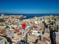 Harbour - Spacious Unique 2-Balcony Apartment in Chania Old Town - B&B Chionáto