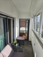 Osijek LUXURY Center Apartment - self check in, 2 parking spaces, balcony, elevator - B&B Osijek