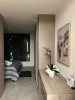 Espectacular por estrenar con cancha de pádel - Bed and Breakfast Quito