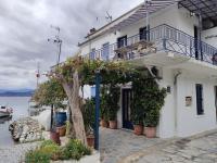 Sea Side Studio with Balcony and Sea View - Chambres d'hôtes Agía Kyriakí