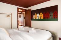 One-Bedroom Apartment with View