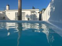 Preciosa Casa con Jardin y Piscina Privada en el Puerto de santaMaria - Chambres d'hôtes El Puerto de Santa María