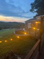 Sleepy Valley Cabin with Hot Tub & Scenic Views - B&B Madisonville