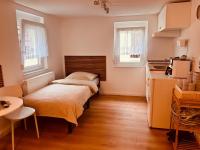 Traumhaft modernes Zimmer mit 2 Einzelbetten Gemeinschaftsbad- WC - B&B Aldingen