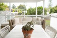 3 Bedroom Renovated Family Queenslander - AirCon, BBQ, Firepit, Sauna - B&B Bald Hills