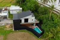 Bale Marva, Modern Tropical house close to Keramas Beach & Bali Safari Park - B&B Lebih