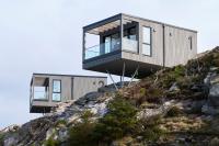 Hideaway Herdla luxurious cabins 15 m above the sea - Bed and Breakfast Herdla