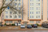 Bemowo Air-conditioned Apartment with Balcony by Noclegi Renters - Bed and Breakfast Warschau