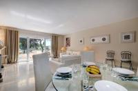 Elegant 2 Bedroom Penthouse in Serene Urb El Presidente RDR521 - Chambres d'hôtes Estepona