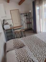 Studio sympa meublé avec parking privé et piscine - Ferienwohnung Manosque