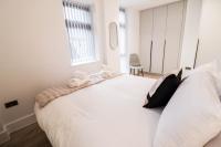 The Chiltern View - 1BR Centrally Located Flat with Contemporary Style Decor & Free Secure Underground Parking - B&B High Wycombe