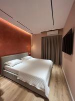 King Studio with Sofa Bed